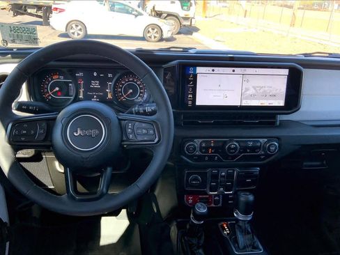 Used 2025 Jeep Wrangler Willys image 6