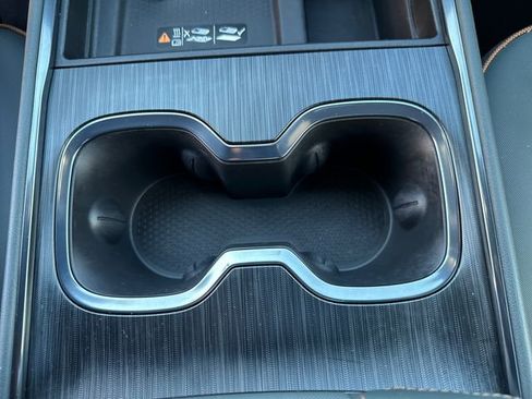 Used 2025 GMC Acadia AT4 w/ Luxury Package image 37