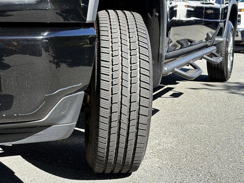 Used 2020 Chevrolet Silverado 2500 Custom w/ Custom Convenience Package image 28