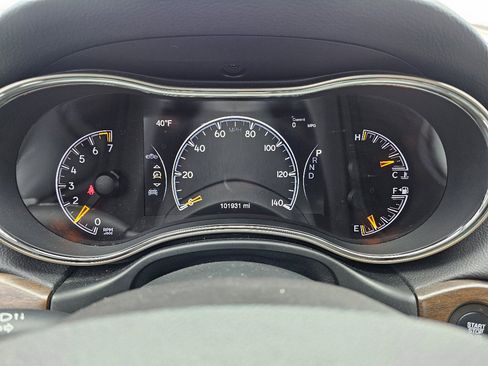 Used 2016 Jeep Grand Cherokee Limited w/ Luxury Group II image 39