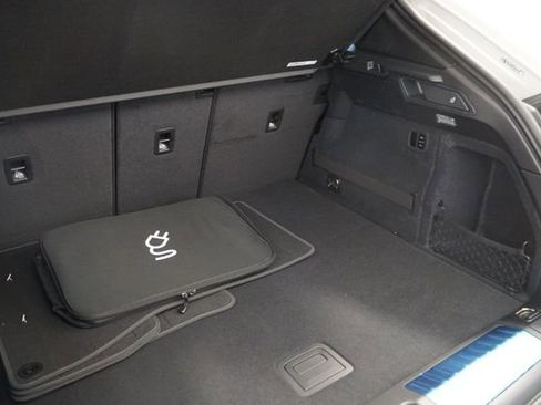 New 2026 Porsche Macan Turbo Electric image 9