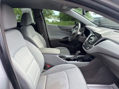 Used 2018 Chevrolet Malibu LT FWD image 10