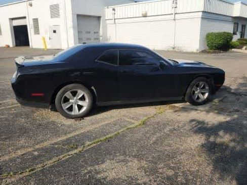 Used 2018 Dodge Challenger SXT RWD image 15