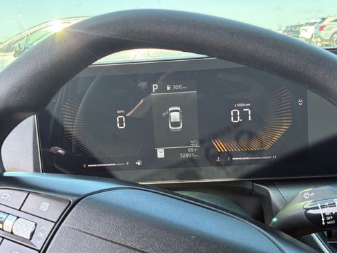 Used 2025 Kia K4 LXS image 39