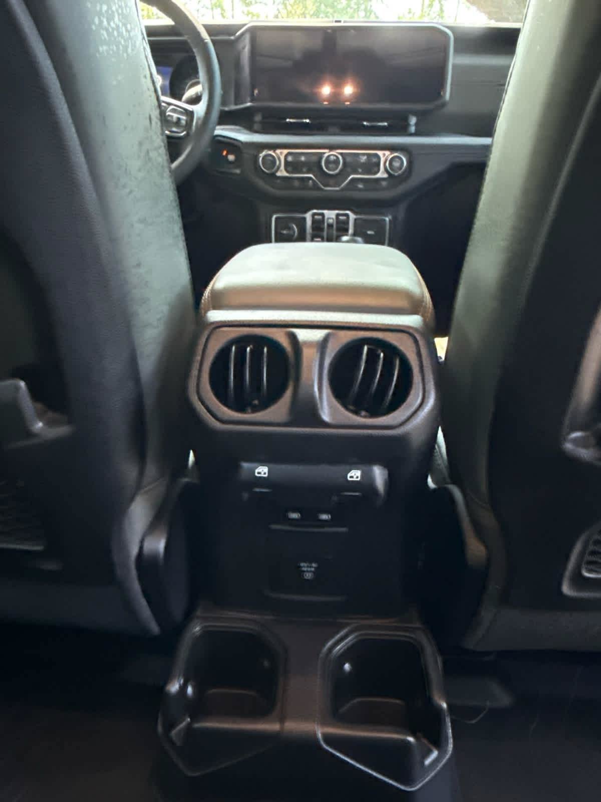 Used 2025 Jeep Gladiator Mojave w/ Convenience Group AWD/4WD image 16