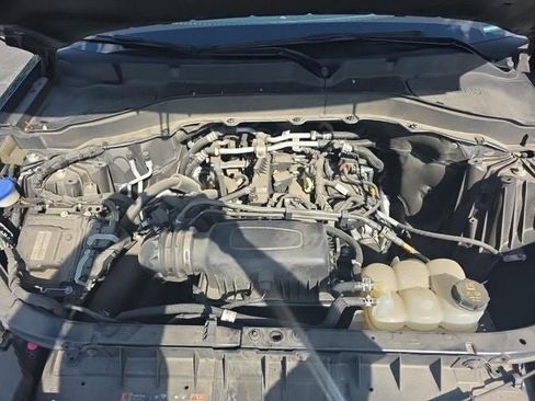 Used 2022 Ford Explorer XLT w/ Equipment Group 202A AWD/4WD image 23