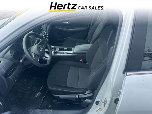 Used 2025 Nissan Sentra SV image 6