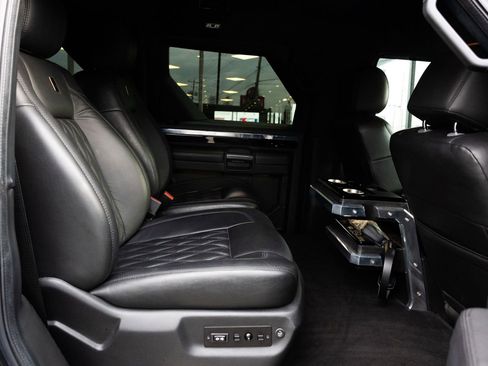 Used 2016 Ford F450 XLT w/ XLT Interior Package image 15