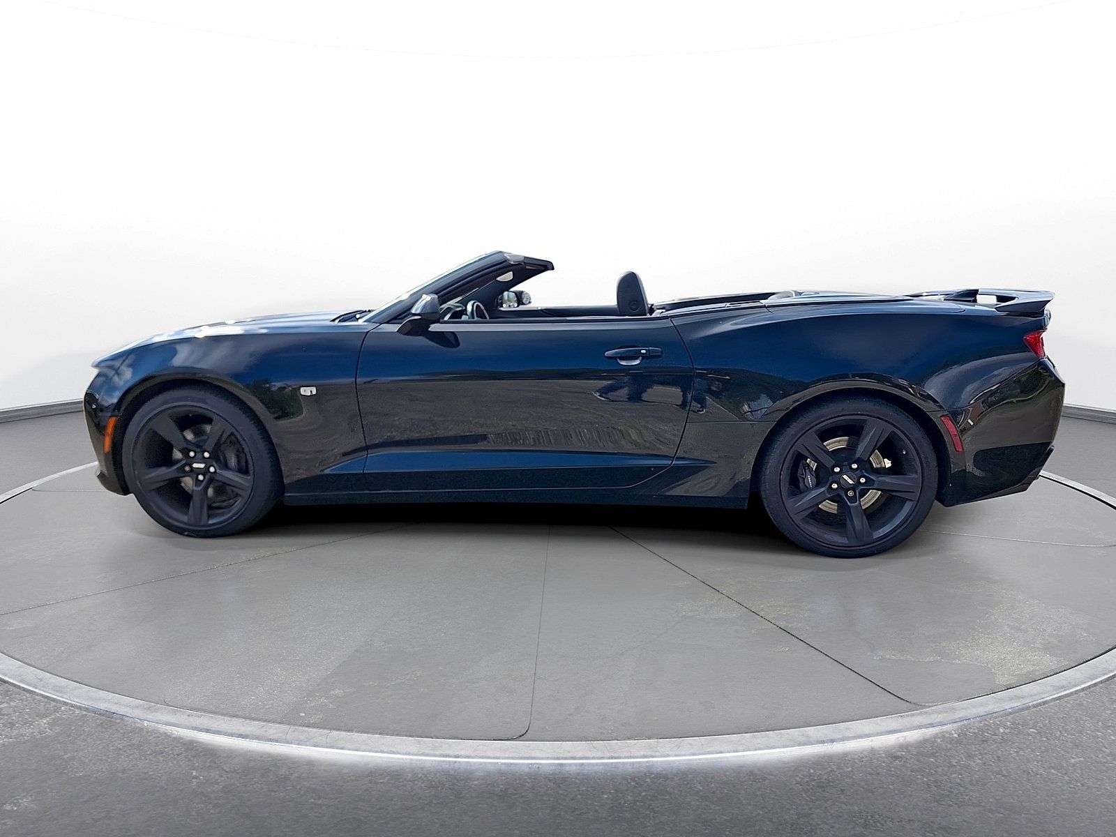 Used 2016 Chevrolet Camaro SS RWD image 5