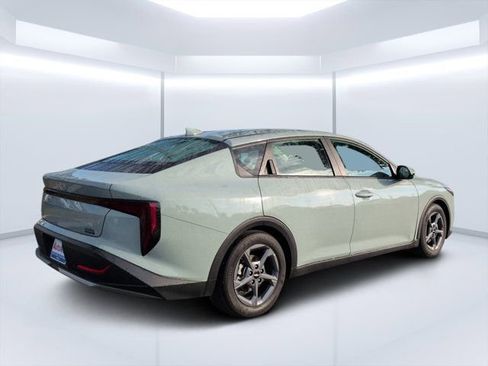 Used 2025 Kia K4 FWD image 3