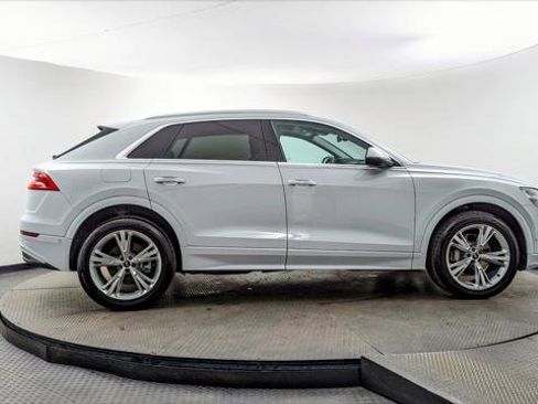 Used 2022 Audi Q8 Premium w/ Convenience Package image 9