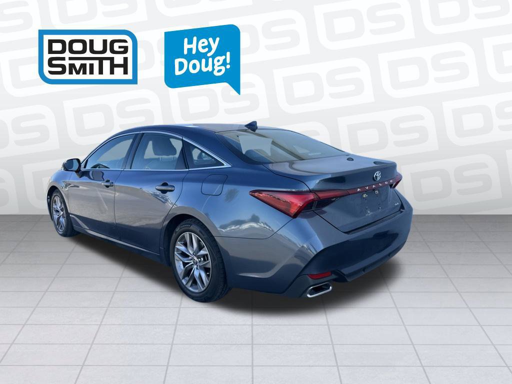 Used 2021 Toyota Avalon XLE FWD image 3