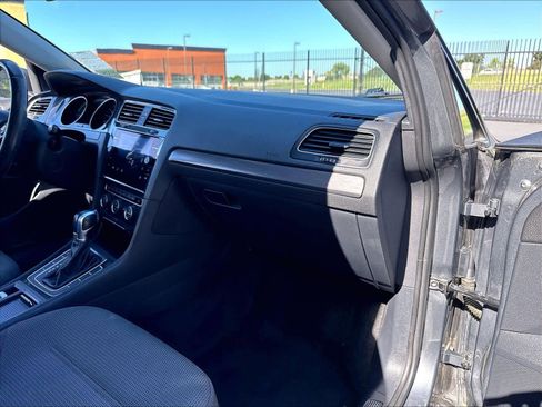 Used 2019 Volkswagen e-Golf SE w/ Driver Assistance Package FWD image 19