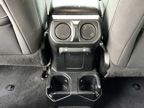 Used 2018 Jeep Wrangler Unlimited Sport S AWD/4WD image 16