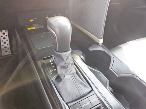 Used 2025 Toyota Camry SE image 28