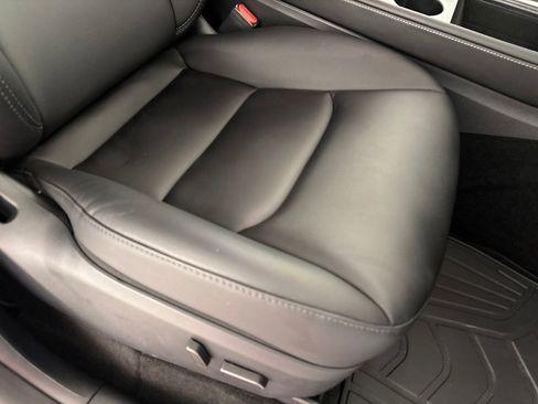 Used 2024 Tesla Model Y 2WD image 23