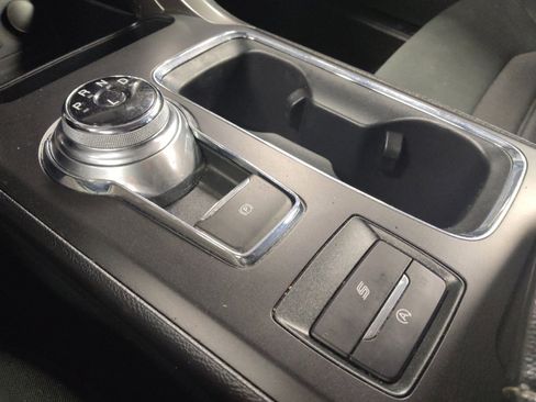 Used 2020 Ford Fusion SE image 26