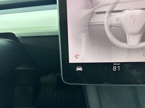 Used 2021 Tesla Model 3 Standard Range Plus image 22