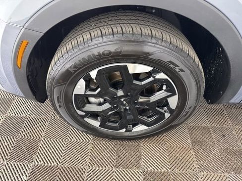 Certified 2025 Kia Sorento S image 30