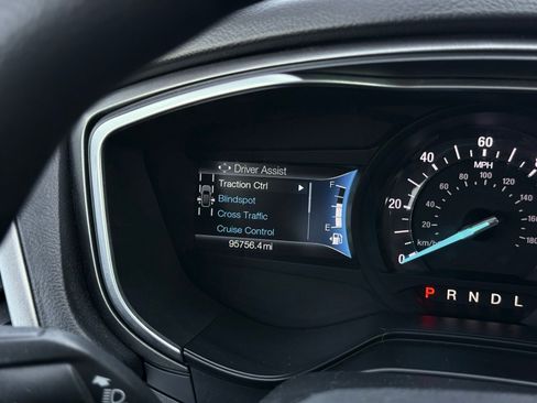 Used 2019 Ford Fusion SE image 31