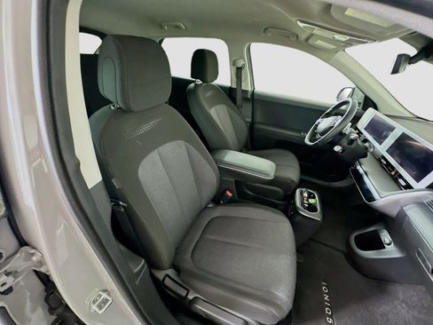 Used 2024 Hyundai Ioniq 5 SEL RWD image 31