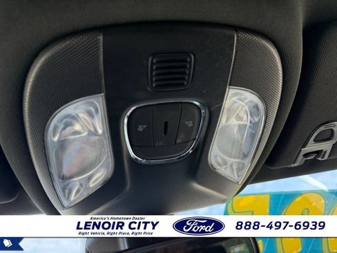 Used 2024 Jeep Compass Latitude AWD/4WD image 17