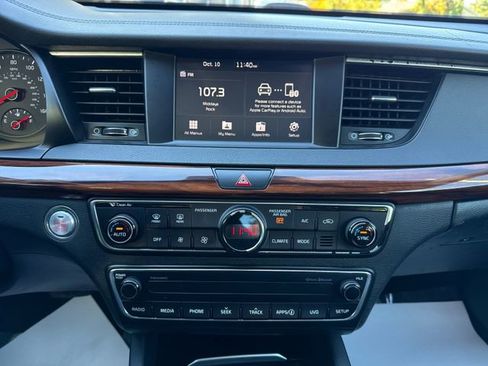 Used 2017 Kia Cadenza Premium FWD image 15