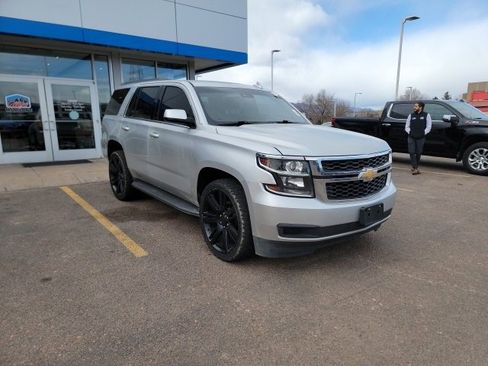 Used 2018 Chevrolet Tahoe LT image 3