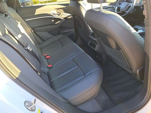 Used 2022 Audi e-tron Premium Plus w/ Premium Plus Package image 10