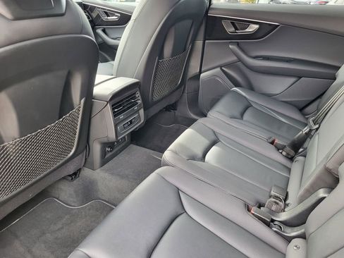 Used 2025 Audi Q7 3.0T Premium w/ Convenience Package image 8