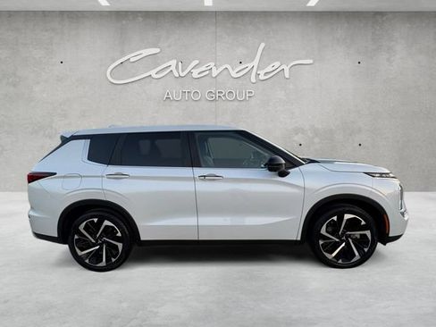 Used 2024 Mitsubishi Outlander SE FWD image 17
