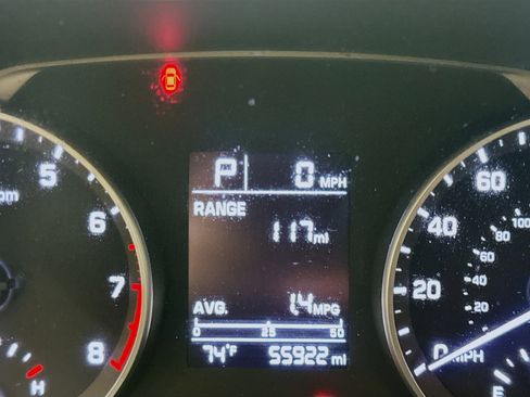 Used 2017 Hyundai Elantra SE image 16