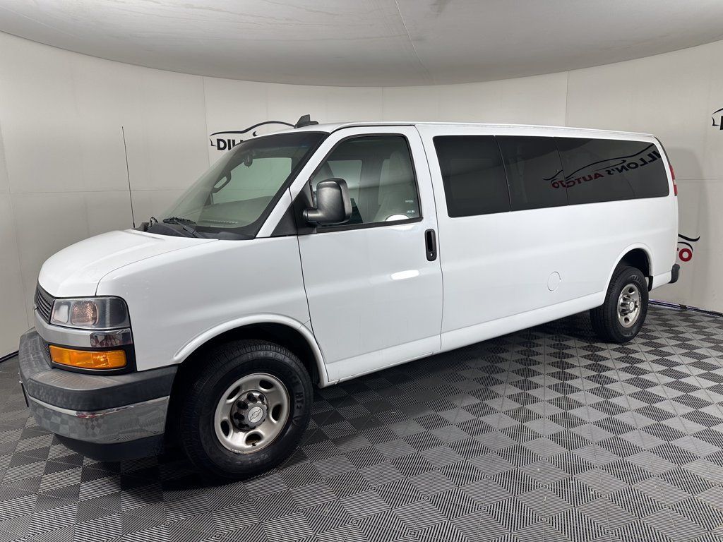 Used 2018 Chevrolet Express 3500 LT w/ LT Preferred Equipment Group RWD image 2