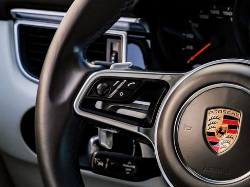 Used 2017 Porsche Macan S image 16