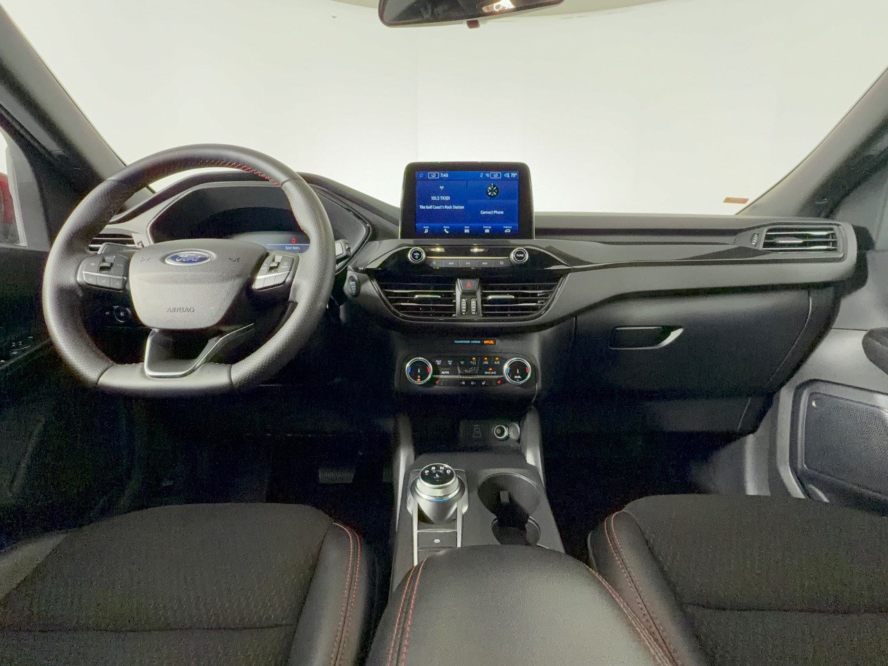 Used 2025 Ford Escape ST-Line Select AWD/4WD image 17