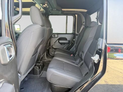 Certified 2022 Jeep Gladiator Sport AWD/4WD image 26