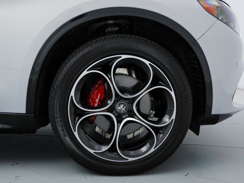 New 2025 Alfa Romeo Stelvio Sprint w/ Veloce Package AWD/4WD image 19
