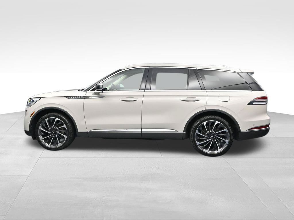 Used 2021 Lincoln Aviator Reserve w/ Equipment Group 202A AWD/4WD image 2