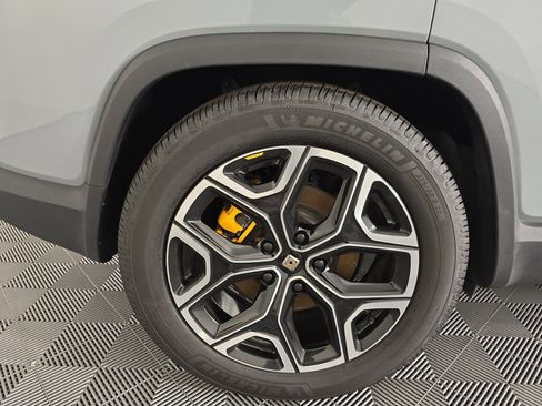 Used 2023 Rivian R1S Adventure image 12