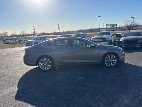 Used 2018 Chevrolet Malibu Premier w/ Premier Sun and Wheel Package image 6