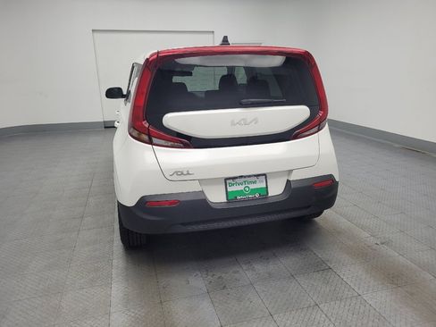 Used 2022 Kia Soul LX image 6