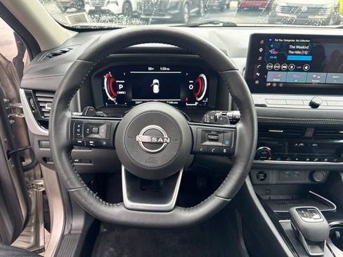 Used 2024 Nissan Rogue SL w/ SL Premium Package AWD/4WD image 11