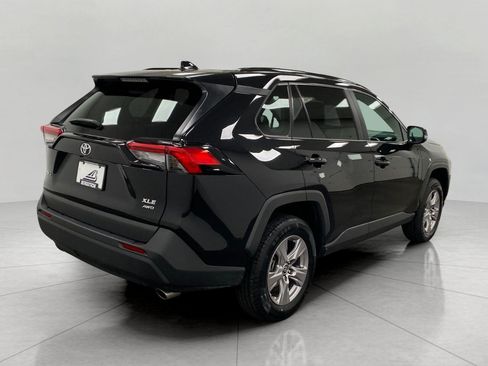 Used 2025 Toyota RAV4 XLE AWD/4WD image 4