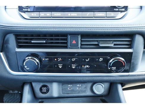 Used 2025 Nissan Rogue S image 24