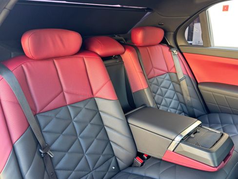 Used 2024 BMW 740i w/ Premium Package 2 RWD image 53