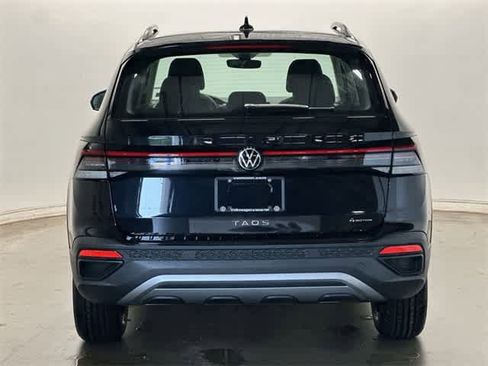 Certified 2025 Volkswagen Taos S image 4