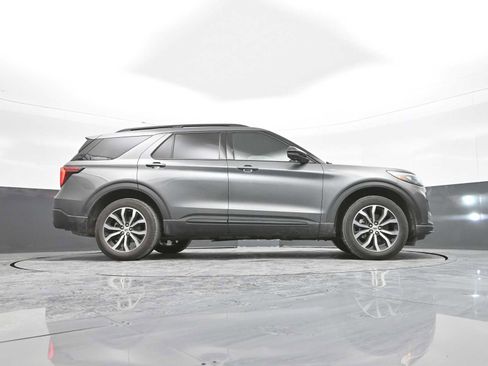 Used 2025 Ford Explorer ST-Line image 42