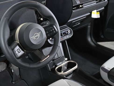 Certified 2025 MINI Cooper S image 12