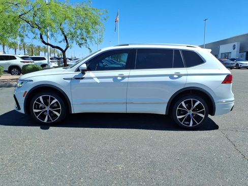 Certified 2023 Volkswagen Tiguan SEL R-Line image 4