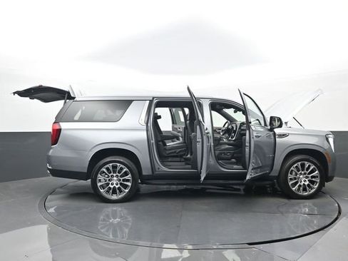 Used 2025 GMC Yukon XL Denali AWD/4WD image 33